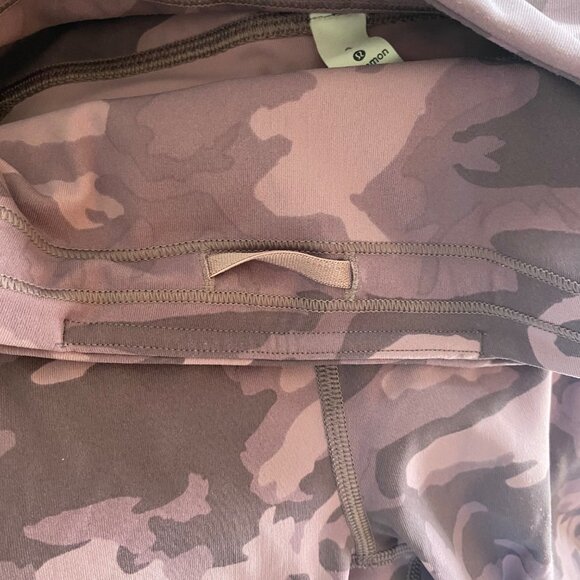 Lululemon Time To Sweat Crop Leggings 23" Icognito Camo Pink Taupe Multi - Picture 10 of 11
